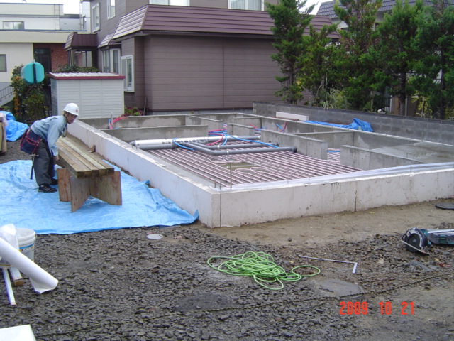 伊藤邸　土台敷き.JPG